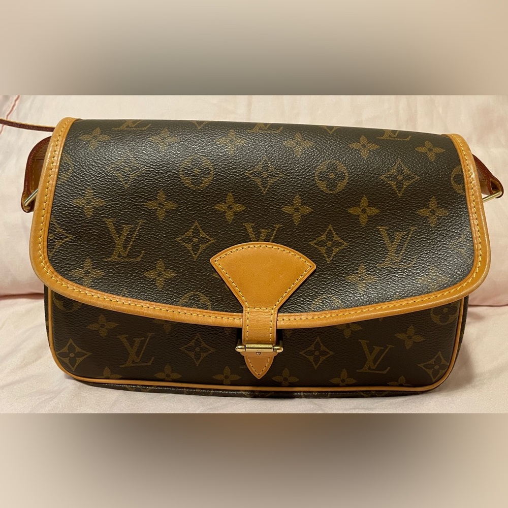 Louis Vuitton Sologne